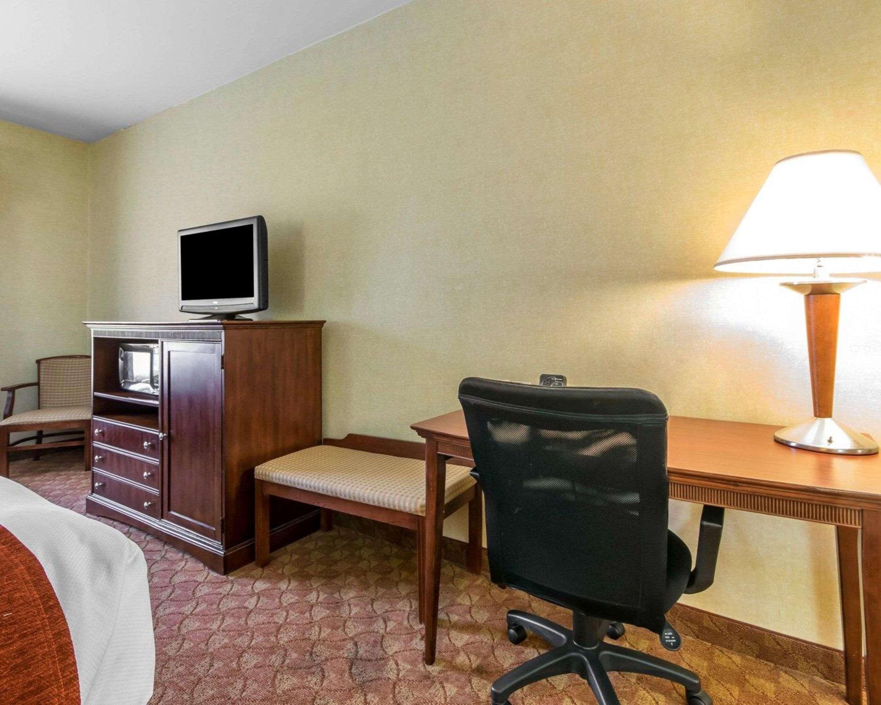 Comfort Suites South Point - Huntington Buitenkant foto