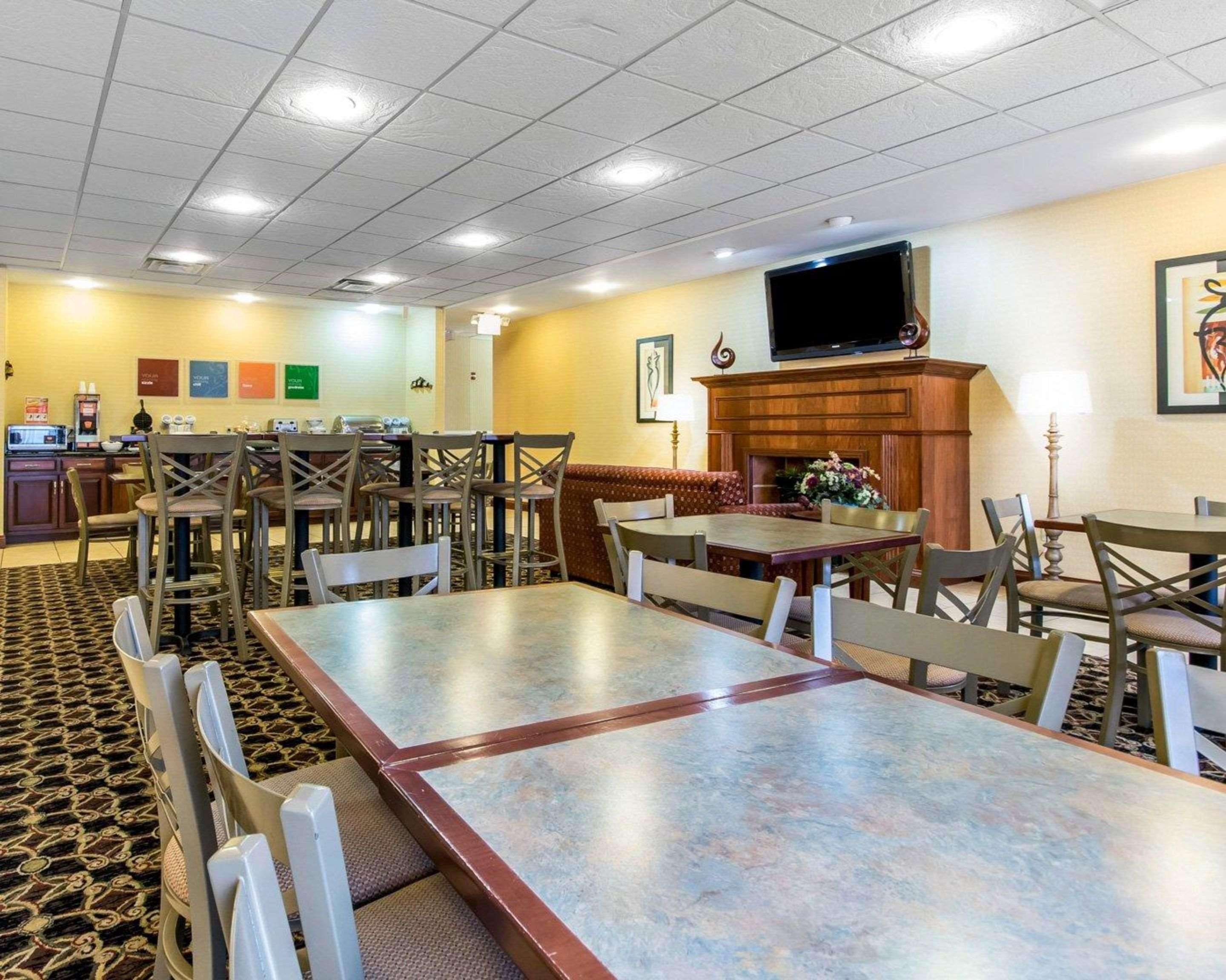 Comfort Suites South Point - Huntington Buitenkant foto