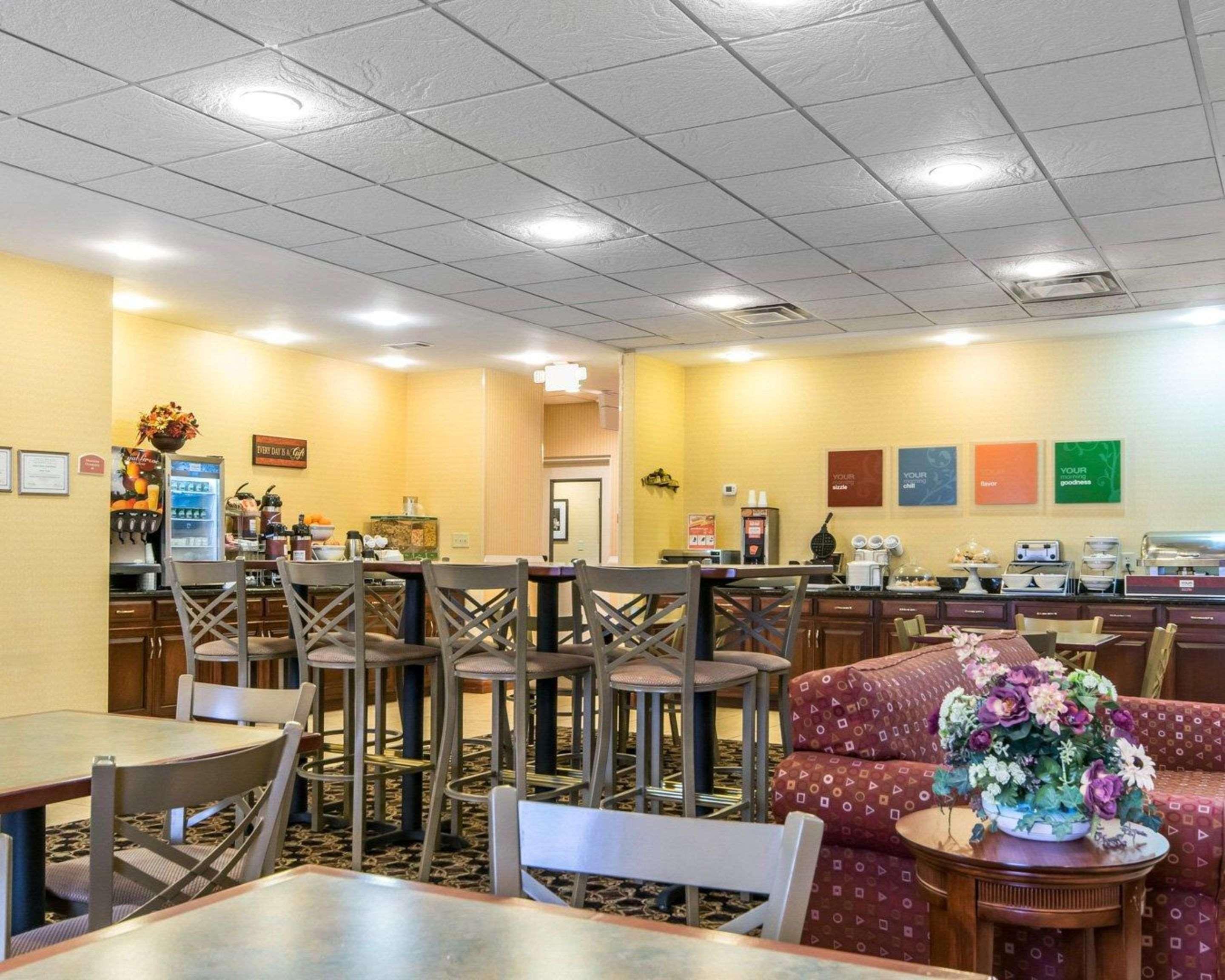 Comfort Suites South Point - Huntington Buitenkant foto