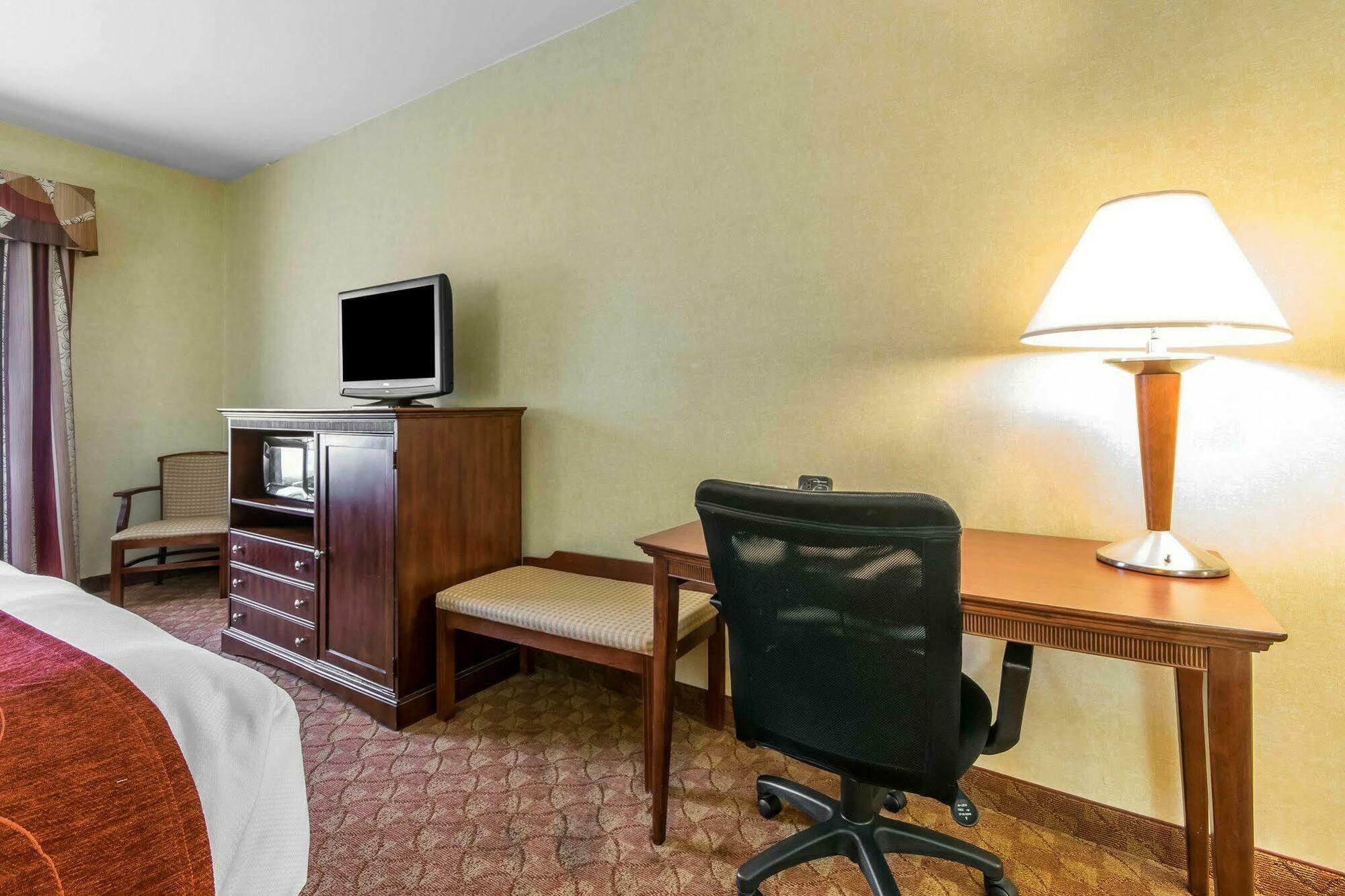 Comfort Suites South Point - Huntington Buitenkant foto